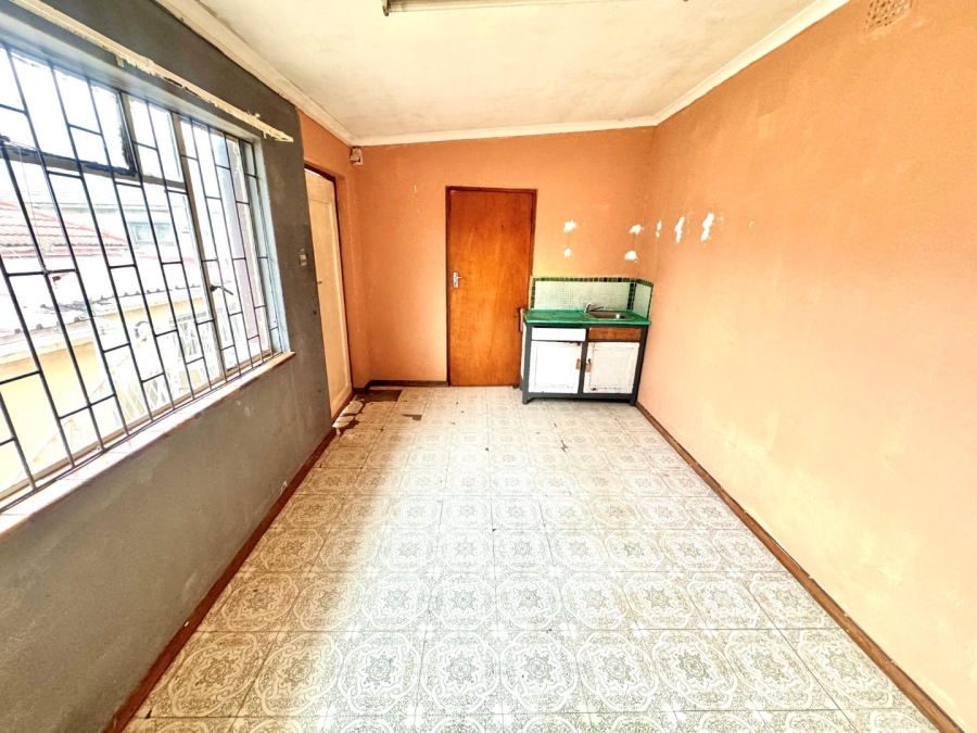 5 Bedroom Property for Sale in Woodstock Western Cape